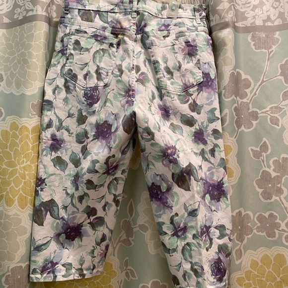 Capris - Picture 2 of 3